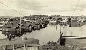 flooding-of-home-street-invermay-in-1929