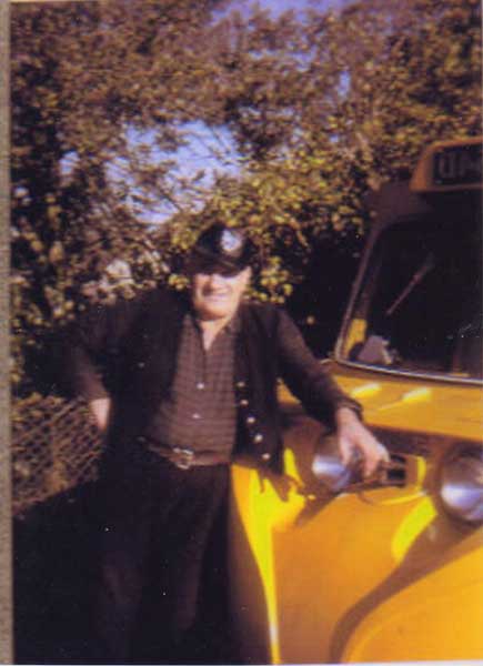 archie-goodman-with-his-scammell-scarub