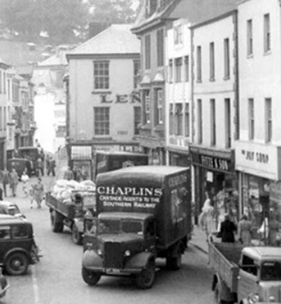 Chaplins lorry delivering to the town centre in 1949.