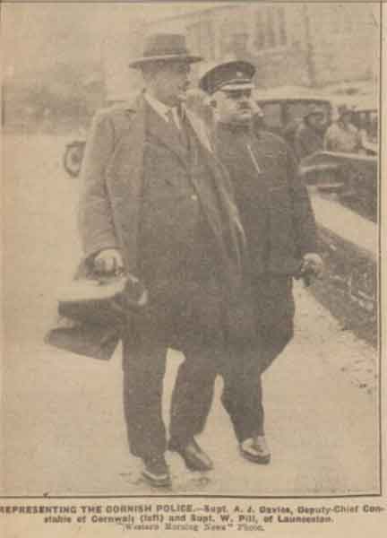 deputy-chief-constable-davies-and-superintendent-w-pill-on-way-to-the-police-court-hearing-for-anne-hearn-feb-1931