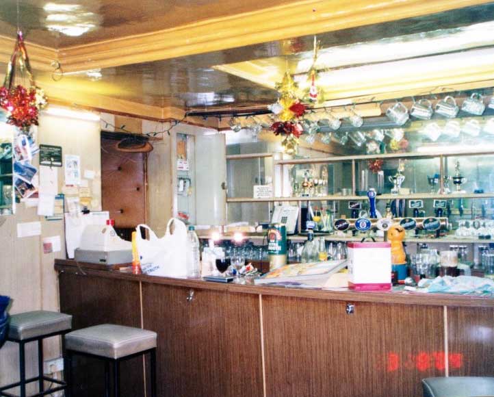 inside-the-northgate-public-house-2004-main-bar