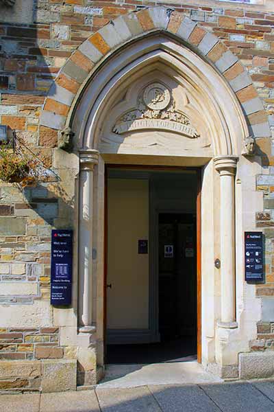 launceston-bank-entrance