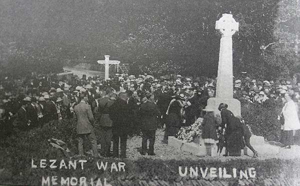 lezant-war-memorial-unveiling-in-may-1921