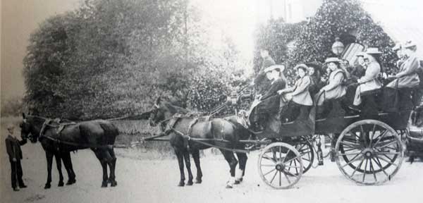 pendruccombe-school-outing-in-1910
