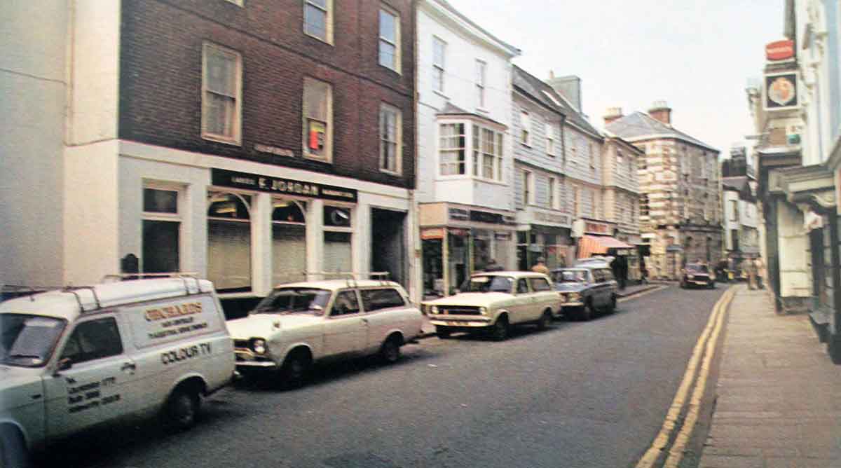 Frank Jordan’s hairdressing shop in Southgate street, Launceston in the mid 1970’s. 