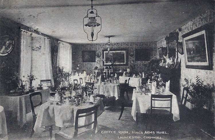 the-kings-arms-coffee-room-launceston
