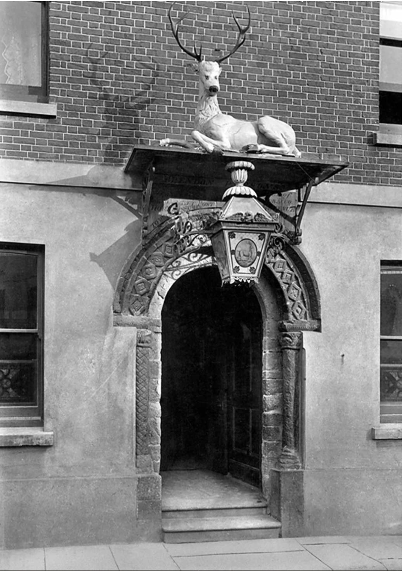 white-hart-entrance-1890