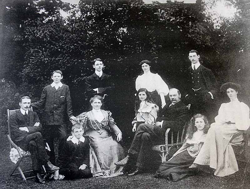 Claude and Pteter with their children at Craigmore.
