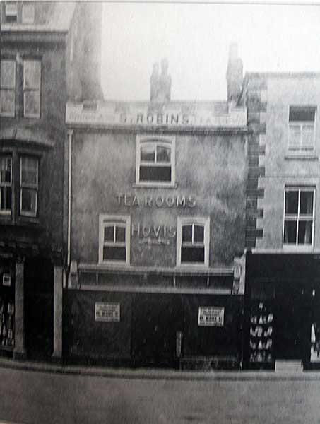 s-robins-tea-shop-and-bakery-in-the-square