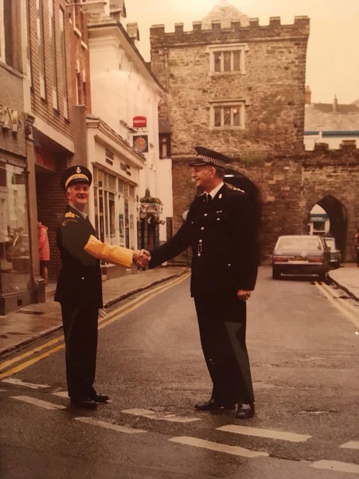 Chief Inspector Addicott and Tommy Sandercock. Photo courtesy of Lin Lee.