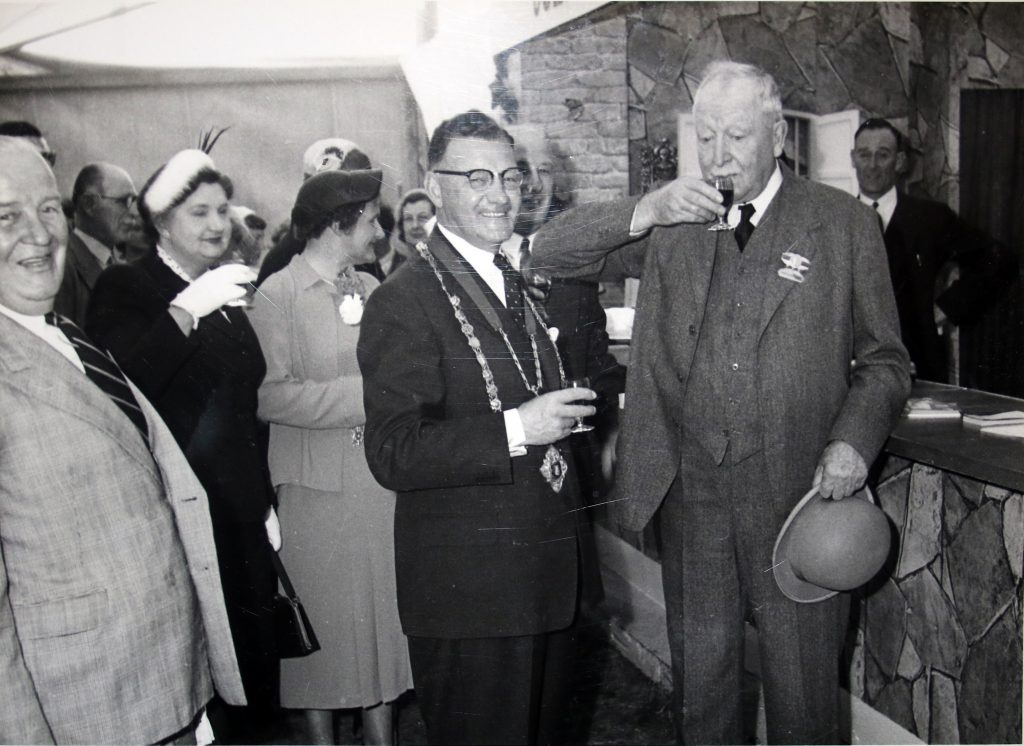Cecil Robins and delegates at the 1955 Bath and West Show