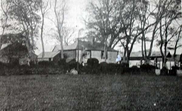 Landrends Cottages in 1929.