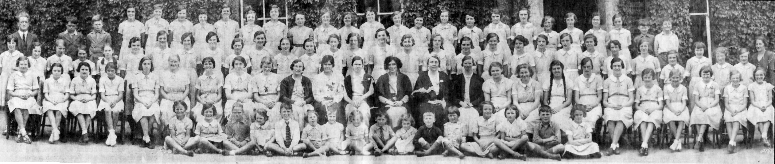 Horwell Girls Grammar School 1935.