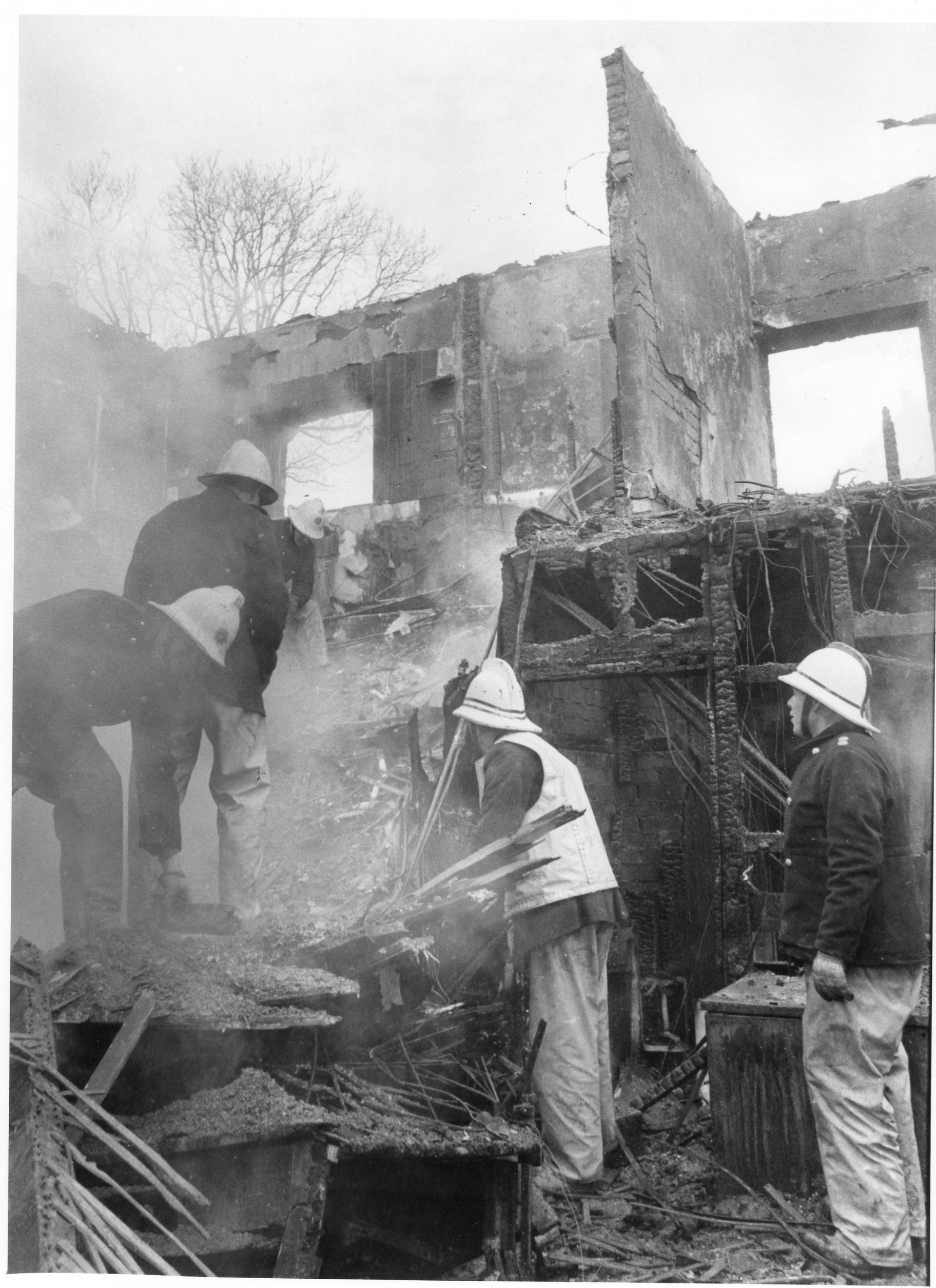 Fire Damage to the Coach House Motel, Lewdown, December 20th, 1981. Photo courtesy of Gary Chapman.