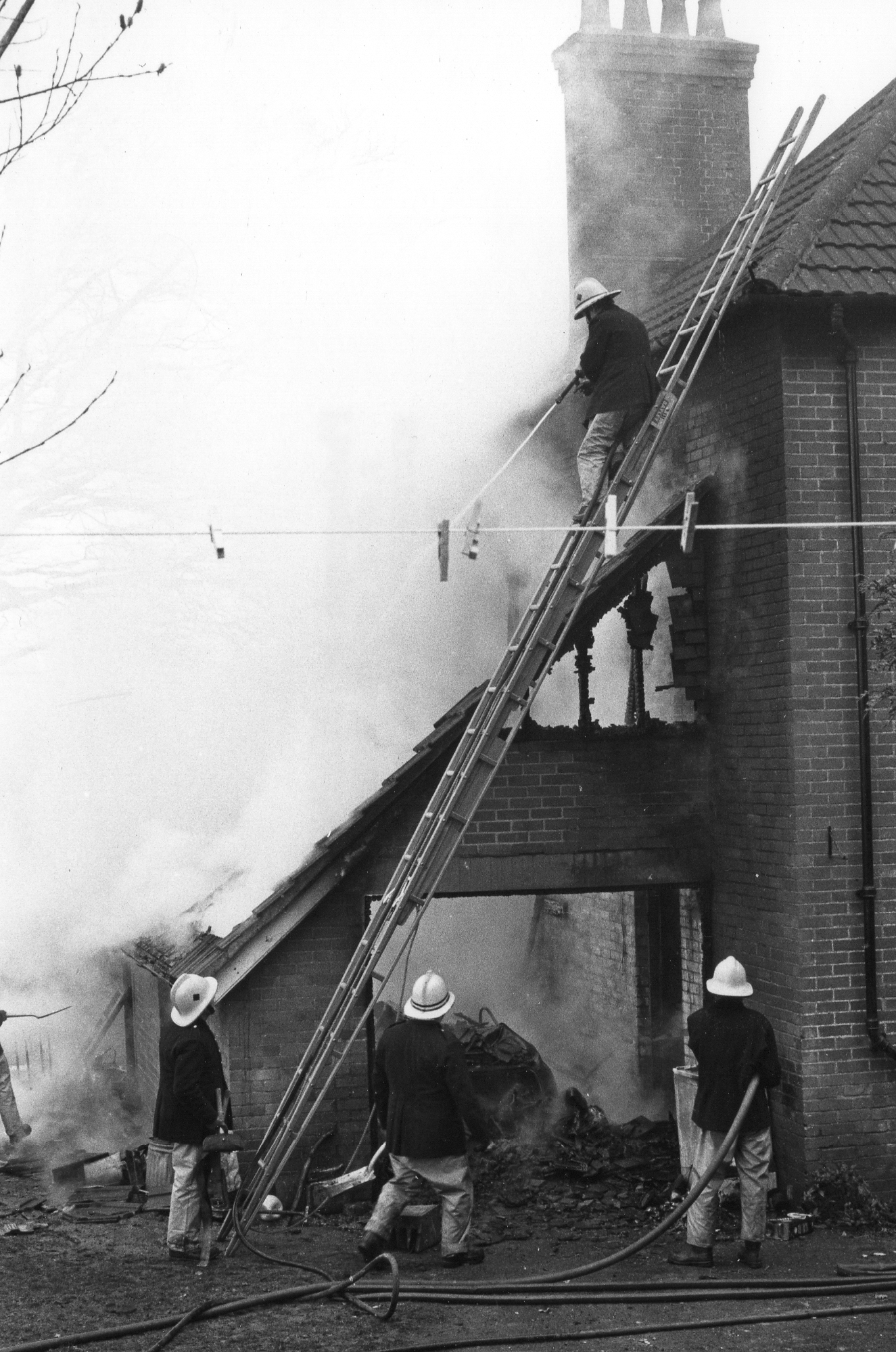 Bratton Clovelly Fire, April 4th, 1984. Photo courtesy of Gary Chapman.