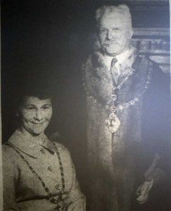 Tom Hicks and Gladys Pope, Mayor and Mayoress of Lanson, in 1958.