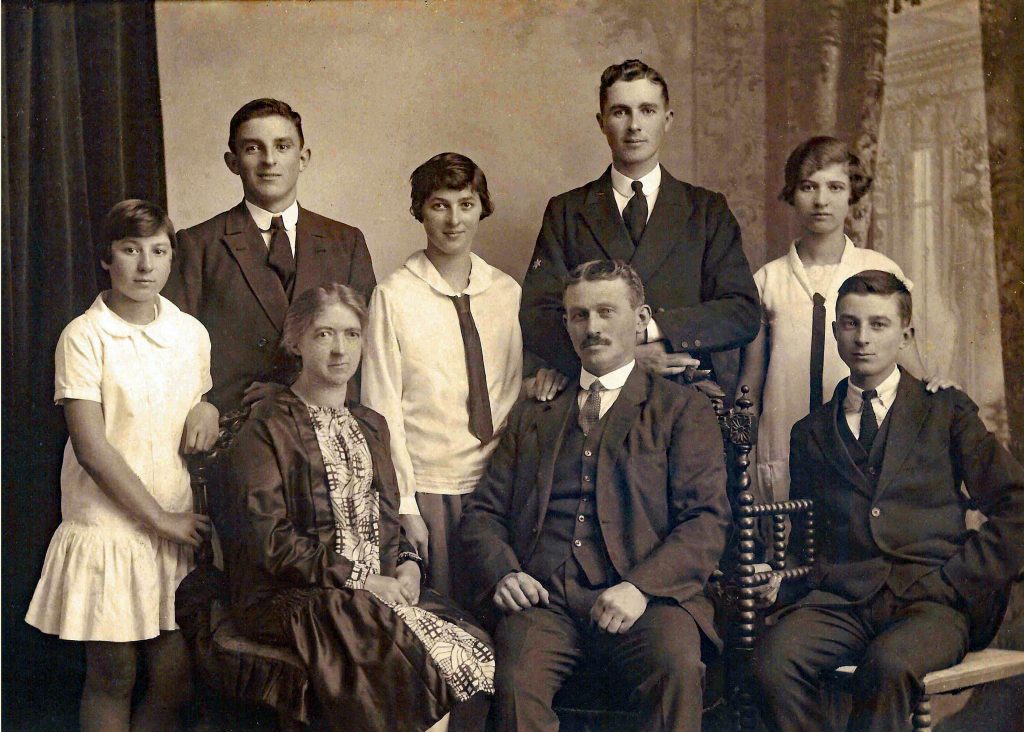 Reuben Lewis seniors family in the 1920's. 