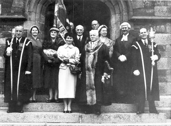Tom Hicks and Gladys Pope, Mayor and Mayoress of Lanson, in 1958. Photo courtesy of Chris Hicks.