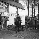 East Cornwall Hunt meet at the Kings Head in 1940.