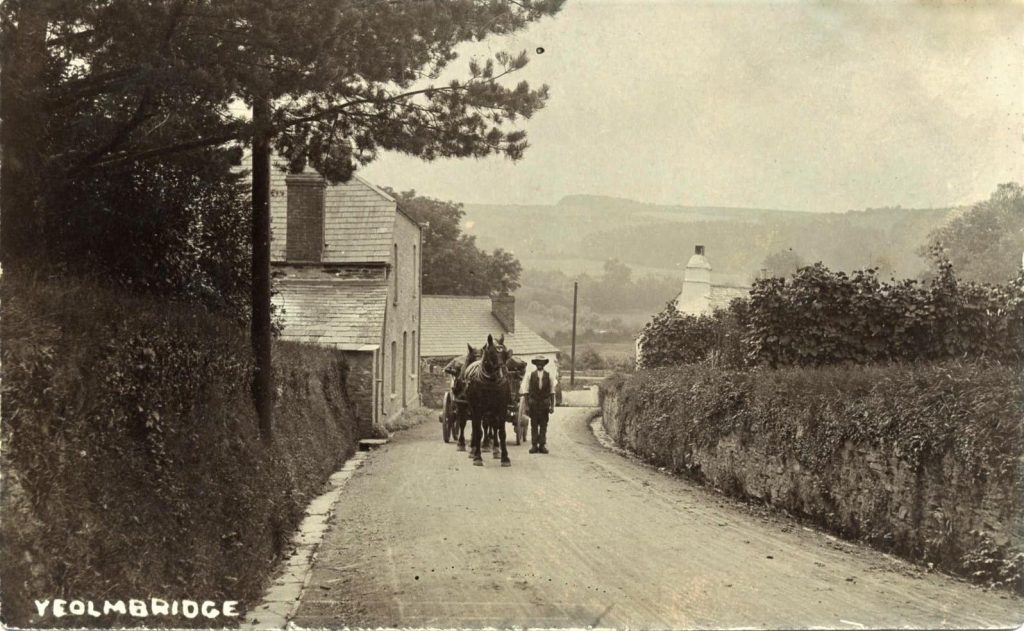 Old picture of the main road throughYeolmbridge, Launceston