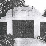 Coronation Park entrance by the College.