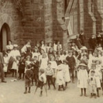 Lifton School children outside the old school c.1908. Lifton School children outside the old school c.1908.